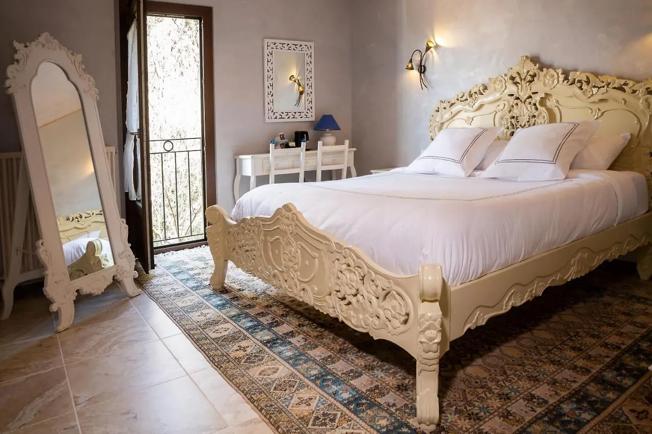 Chambre D'Hotes Au Jardin Des Saveurs Cordes Sur Ciel 2*,
